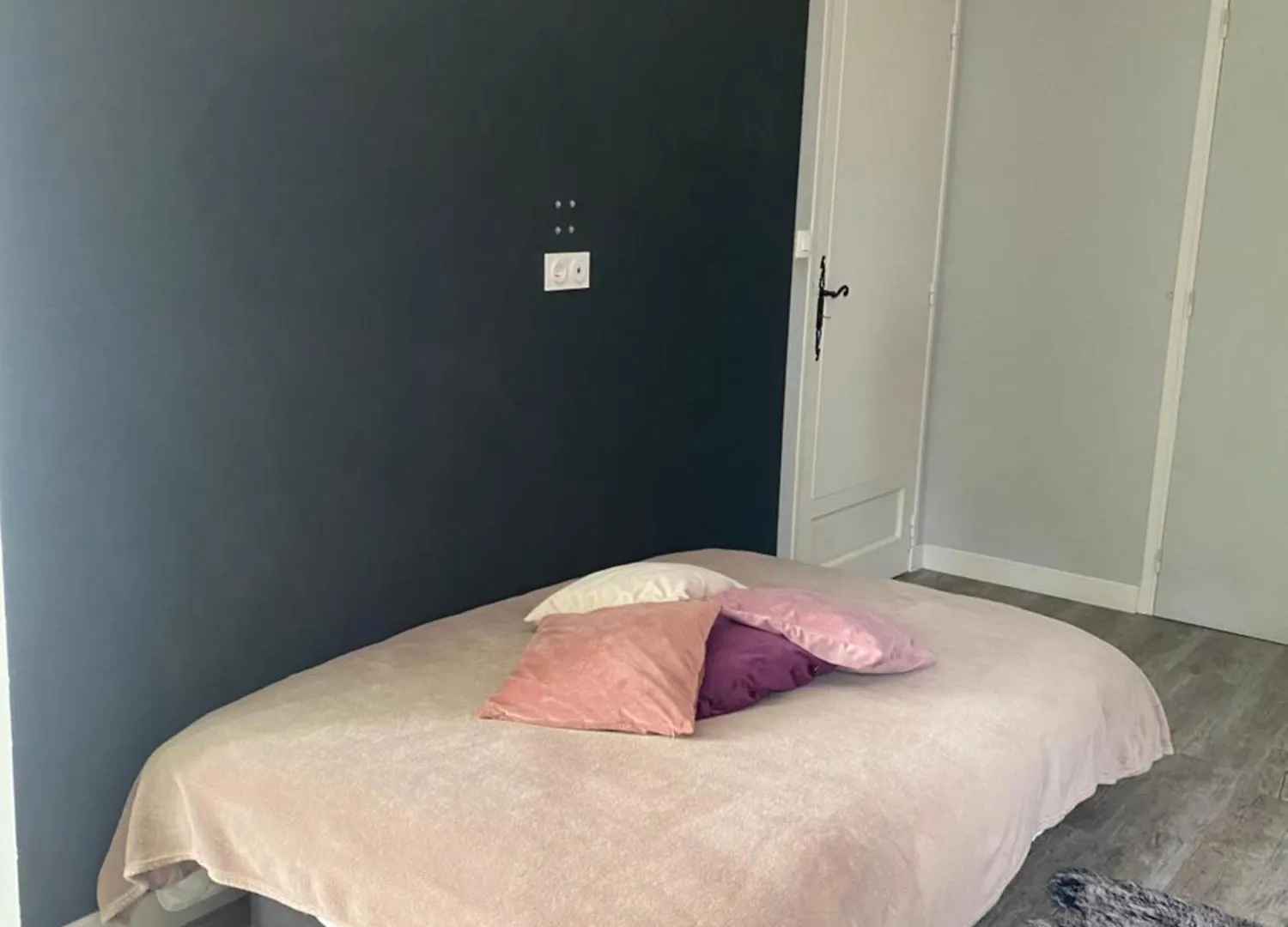 Apartment Location Appartement 1 Chambre Et Dependance En Supplement Voir Infos Importantes Dans Un Mas Provencal Au Coeur Du Luberon Cavaillon France