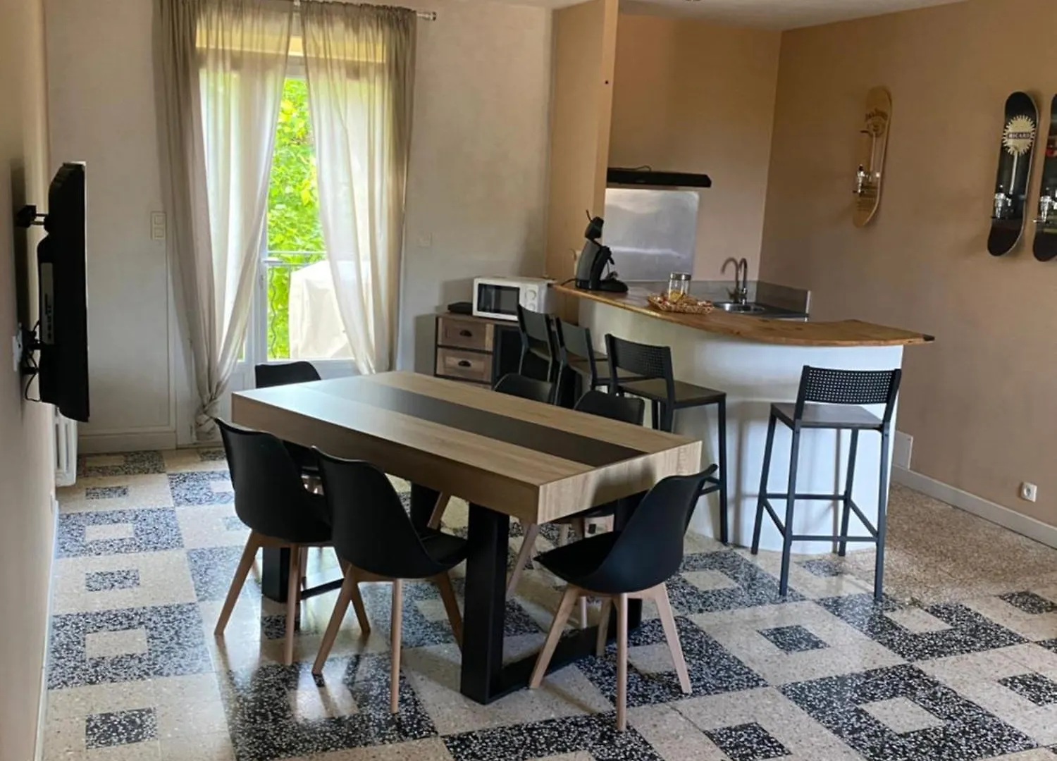 Apartment Location Appartement 1 Chambre Et Dependance En Supplement Voir Infos Importantes Dans Un Mas Provencal Au Coeur Du Luberon Cavaillon France