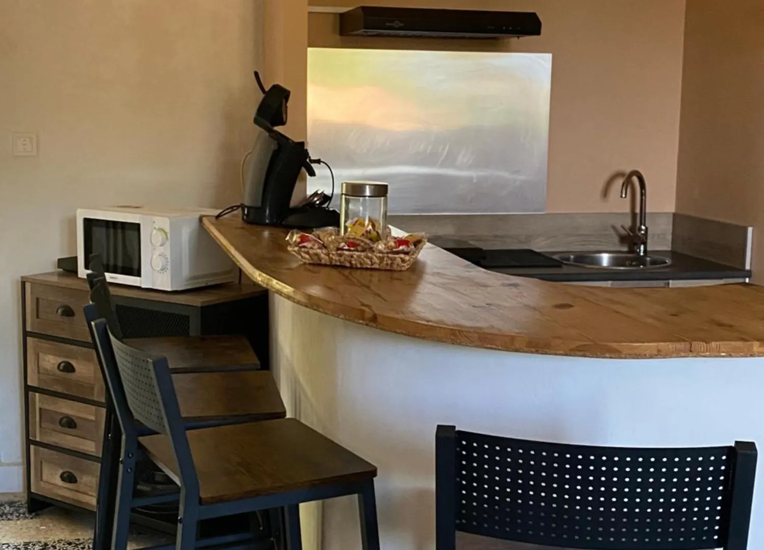 Location Appartement 1 Chambre Et Dependance En Supplement Voir Infos Importantes Dans Un Mas Provencal Au Coeur Du Luberon Cavaillon 0*,
