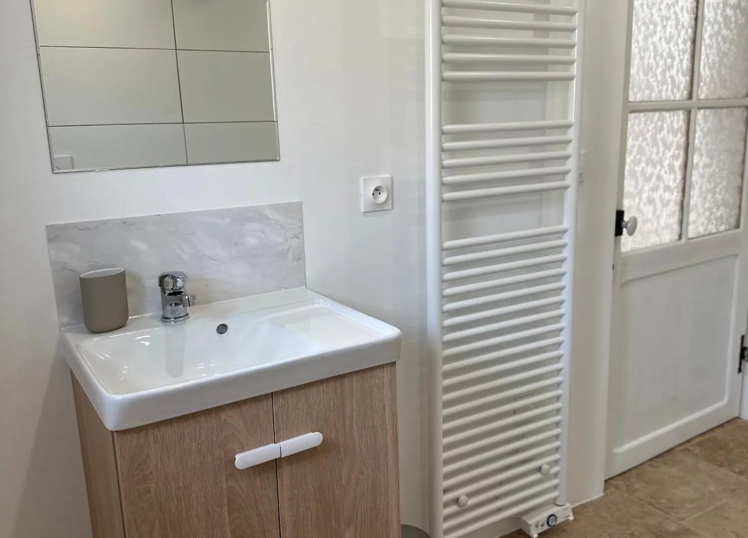 Location Appartement 1 Chambre Et Dependance En Supplement Voir Infos Importantes Dans Un Mas Provencal Au Coeur Du Luberon Cavaillon Apartment